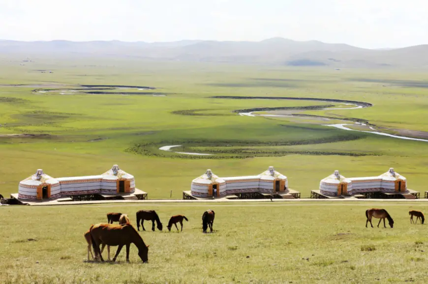 Photo shows a magnificent view of the Hulun Buir Grasslands in North China's Inner Mongolia Autonomous Region. Photo by Han Leng/People's Daily Online