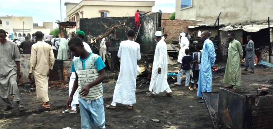 Tchad : un incendie fait des dégâts dans le 8e arrondissement de N'Djamena. © Malick Mahamat/Alwihda Info Tchad : un incendie fait des dégâts dans le 8e arrondissement de N'Djamena. © Malick Mahamat/Alwihda Info