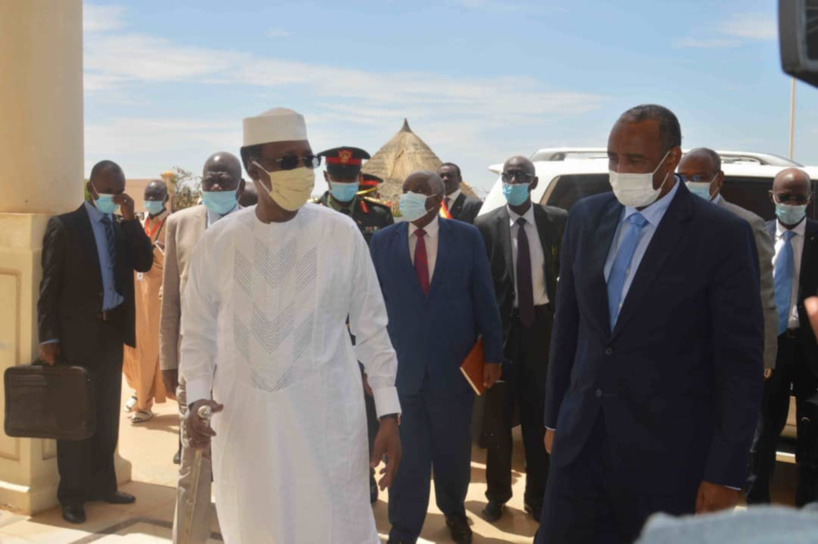 Tchad : Le président Déby a reçu le n°1 soudanais à Amdjarass Tchad : Le président Déby a reçu le n°1 soudanais à Amdjarass