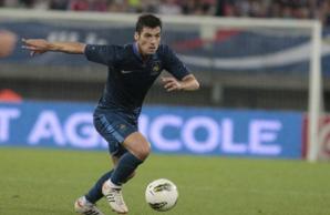 SPORT: De retour en bleu, le milieu lyonnais ne devrait pas bénéficier de passe-droit... SPORT: De retour en bleu, le milieu lyonnais ne devrait pas bénéficier de passe-droit...