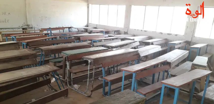 Une salle de classe dans un lycée du 7ème arrondissement de N'Djamena. © Ben Kadabio/Alwihda Info