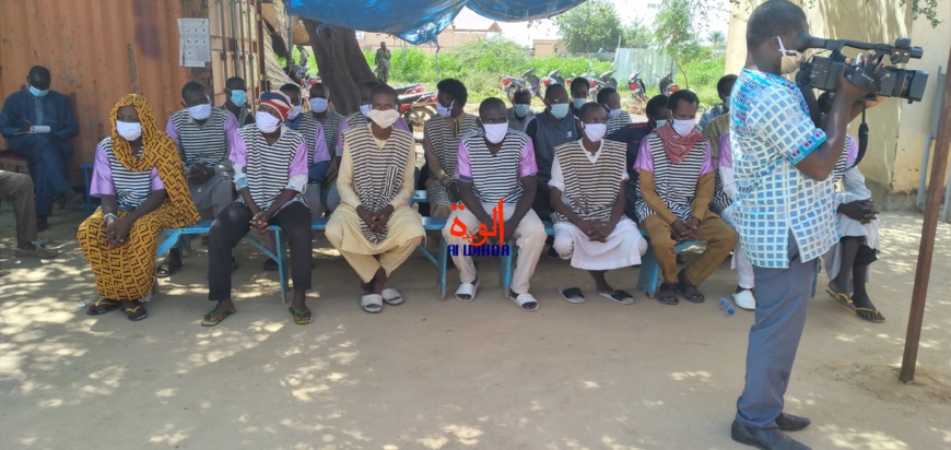 Tchad : libération de détenus graciés par le chef de l'État, dont d'ex-chefs rebelles. © Ben kadabio/Alwihda Info Tchad : libération de détenus graciés par le chef de l'État, dont d'ex-chefs rebelles. © Ben kadabio/Alwihda Info