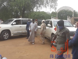 Tchad : chikungunya à Abéché, le gouverneur visite les structures sanitaires. © Alwihda Info Tchad : chikungunya à Abéché, le gouverneur visite les structures sanitaires. © Alwihda Info