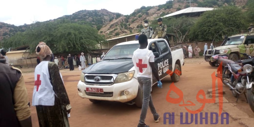 Tchad : à Mongo, le gouverneur inspecte l’hôpital provincial. © Béchir Badjoury/Alwihda Info Tchad : à Mongo, le gouverneur inspecte l’hôpital provincial. © Béchir Badjoury/Alwihda Info