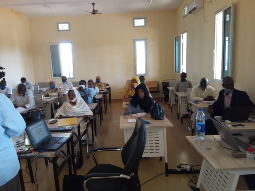 Tchad : la société civile formée en techniques de gouvernance démocratique à Abéché. © Abba Issa/Alwihda Info Tchad : la société civile formée en techniques de gouvernance démocratique à Abéché. © Abba Issa/Alwihda Info