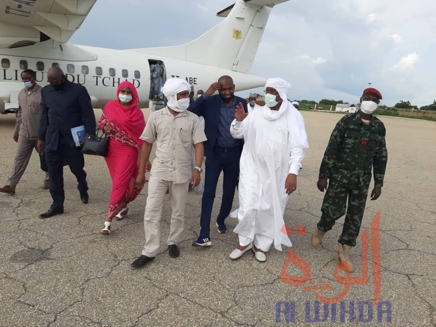 Tchad - Chikungunya : le ministre de la santé est arrivé à Abéché, à la tête d'une délégation Tchad - Chikungunya : le ministre de la santé est arrivé à Abéché, à la tête d'une délégation