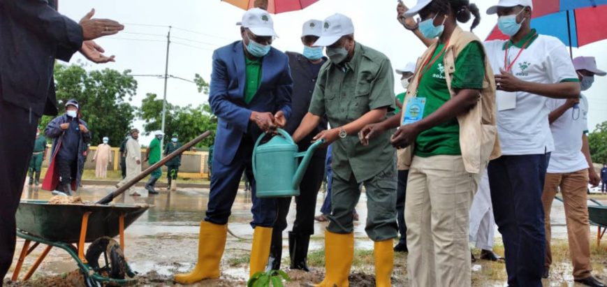 Tchad : la Semaine nationale de l'arbre lancée par le gouvernement. © Malick Mahamat/Alwihda Info Tchad : la Semaine nationale de l'arbre lancée par le gouvernement. © Malick Mahamat/Alwihda Info