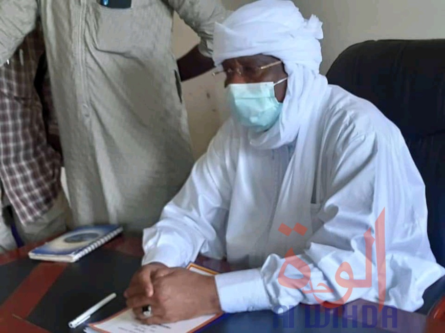 Tchad : Le nouveau délégué à l'éducation nationale du Ouaddaï installé. © Abba Issa/Alwihda Info Tchad : Le nouveau délégué à l'éducation nationale du Ouaddaï installé. © Abba Issa/Alwihda Info