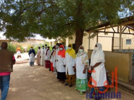 Visite dans un centre de santé d'Abéché du secrétaire d'État à la Santé publique et à la Solidarité nationale, Dr. Djiddi Ali Sougoudi, le 30 août 2020. © Abba Issa/Alwihda Info Visite dans un centre de santé d'Abéché du secrétaire d'État à la Santé publique et à la Solidarité nationale, Dr. Djiddi Ali Sougoudi, le 30 août 2020. © Abba Issa/Alwihda Info