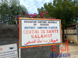 Visite dans un centre de santé d'Abéché du secrétaire d'État à la Santé publique et à la Solidarité nationale, Dr. Djiddi Ali Sougoudi, le 30 août 2020. © Abba Issa/Alwihda Info Visite dans un centre de santé d'Abéché du secrétaire d'État à la Santé publique et à la Solidarité nationale, Dr. Djiddi Ali Sougoudi, le 30 août 2020. © Abba Issa/Alwihda Info