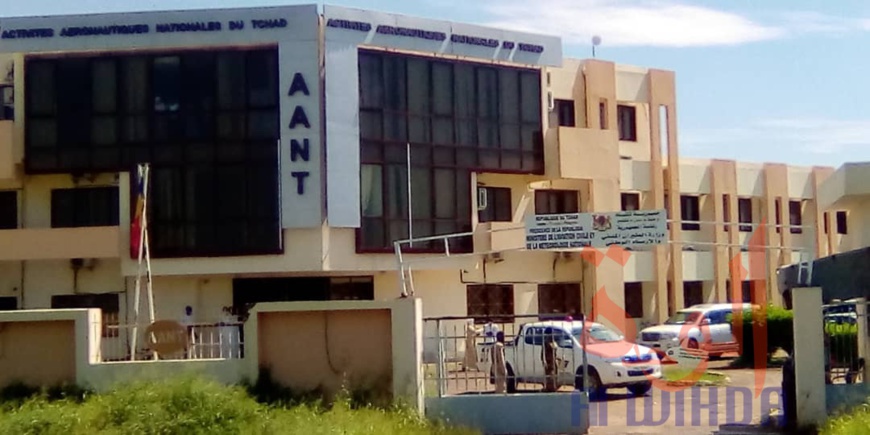 Tchad : le ministre de l'Aviation civile en visite d'inspection à l'aéroport de N'Djamena