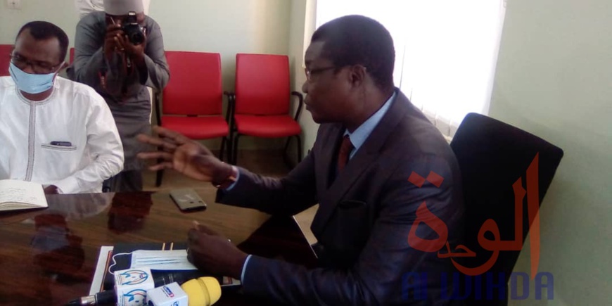 Tchad : le ministre de l'Aviation civile en visite d'inspection à l'aéroport de N'Djamena Tchad : le ministre de l'Aviation civile en visite d'inspection à l'aéroport de N'Djamena