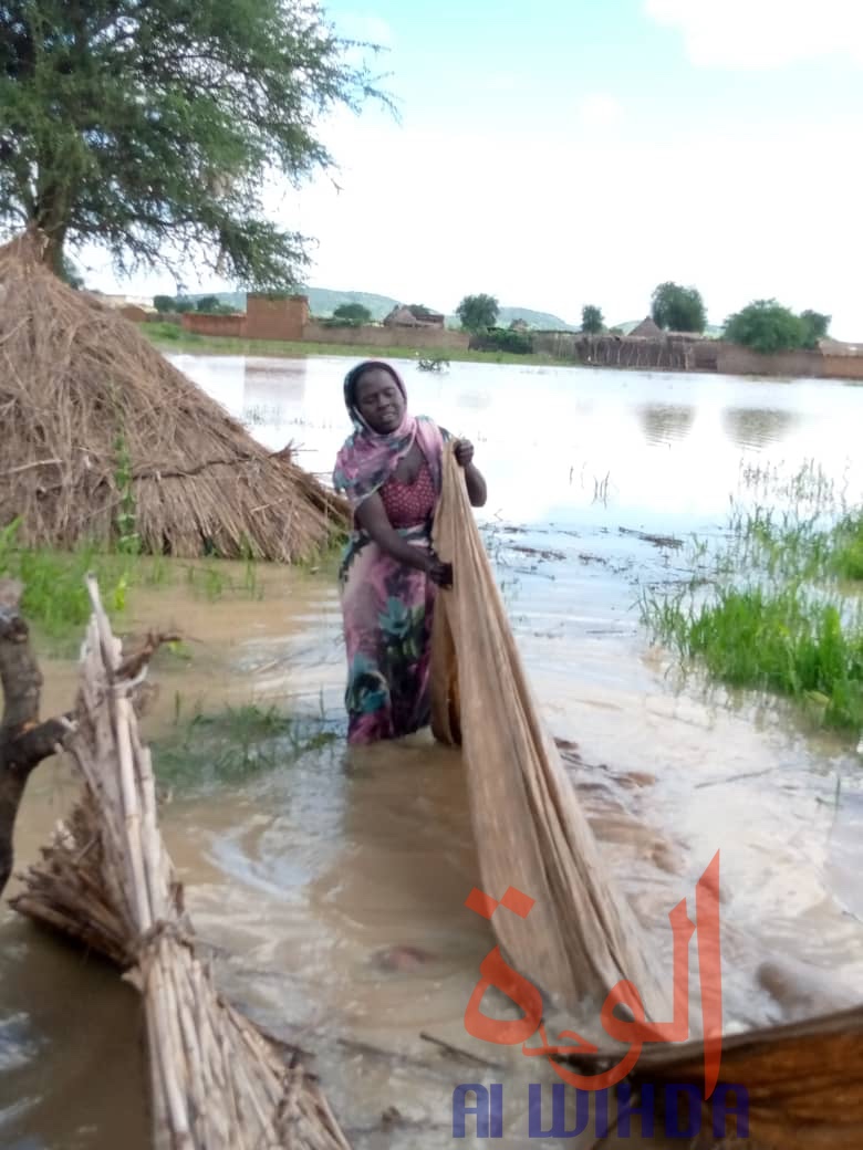 Une victime d'inondations à Kerfi, au Sila, en septembre 2020. Illustration © Mahamat Issa Gadaya/Alwihda Info