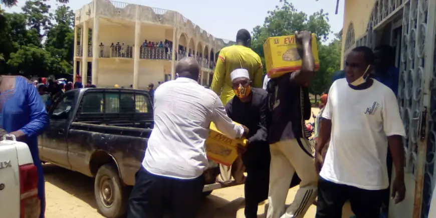 Tchad : le parti UNDR apporte une assistance aux victimes d'inondations. © Mahamat Abdramane Ali Kitire/Alwihda Info