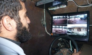 Les islamistes syriens fabriquent un tank blindé Cham II Les islamistes syriens fabriquent un tank blindé Cham II