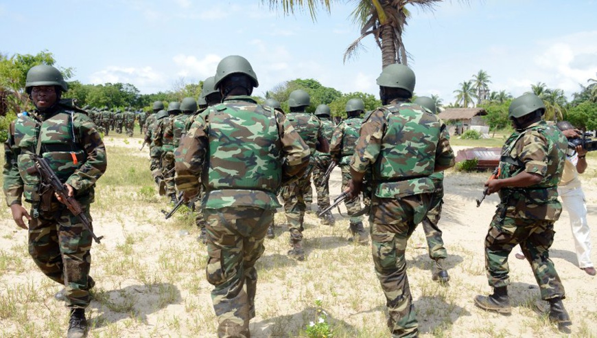 Nigéria : 18 morts suite à l'attaque du convoi d'un gouverneur, annonce l'armée Nigéria : 18 morts suite à l'attaque du convoi d'un gouverneur, annonce l'armée
