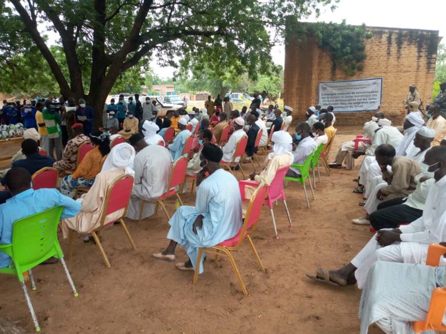 Tchad : la FTFA remet une subvention à la Ligue provinciale de Sila. © Mahamat Issa Gadaya/Alwihda Info Tchad : la FTFA remet une subvention à la Ligue provinciale de Sila. © Mahamat Issa Gadaya/Alwihda Info