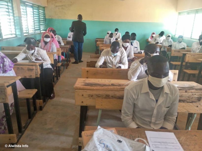 Tchad : examen de sortie à Goz Beida pour la fin de formation de 96 maîtres communautaires. © Mahamat Issa Gadaya/Alwihda Info Tchad : examen de sortie à Goz Beida pour la fin de formation de 96 maîtres communautaires. © Mahamat Issa Gadaya/Alwihda Info