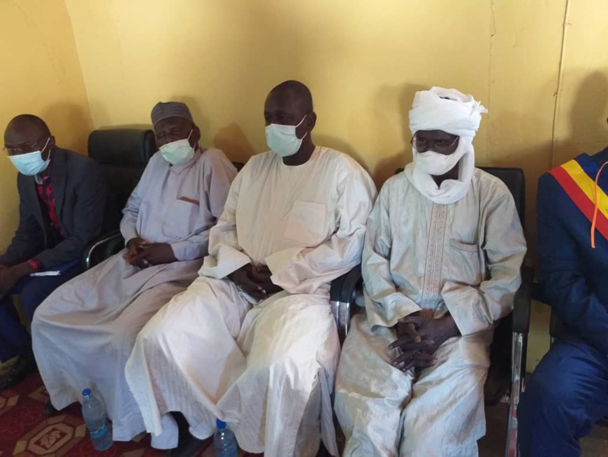 Tchad : au Sila, le gouverneur appelle à la mobilisation pour la révision du fichier électoral. © Mahamat Issa Gadaya/Alwihda Info Tchad : au Sila, le gouverneur appelle à la mobilisation pour la révision du fichier électoral. © Mahamat Issa Gadaya/Alwihda Info