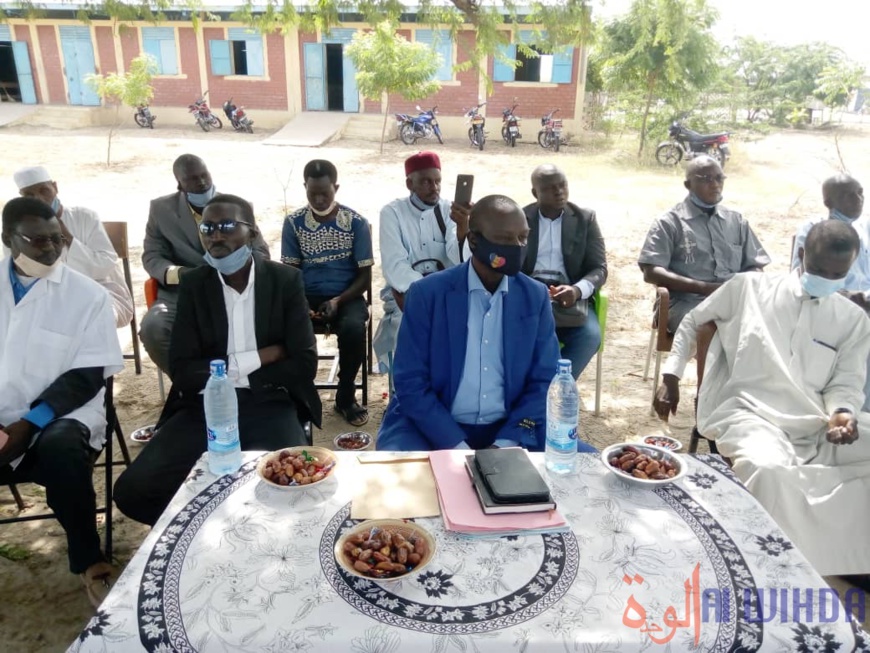Tchad : les enseignants à l'honneur, dans un contexte de revendications. © Mbainaissem Gédéon Mbeïbadoum/Alwihda Info Tchad : les enseignants à l'honneur, dans un contexte de revendications. © Mbainaissem Gédéon Mbeïbadoum/Alwihda Info