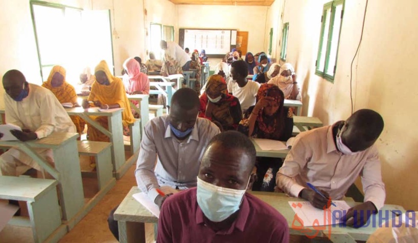 Tchad : début des tests d’entrée à l’École de formation des sciences de la santé de Mongo. © Abdoussamat Mahamat Djouma/Alwihda Info Tchad : début des tests d’entrée à l’École de formation des sciences de la santé de Mongo. © Abdoussamat Mahamat Djouma/Alwihda Info