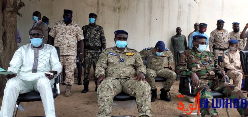 Tchad : 17 présumés malfrats arrêtés par la Gendarmerie. © Malick Mahamat, Ben Kadabio/Alwihda Info Tchad : 17 présumés malfrats arrêtés par la Gendarmerie. © Malick Mahamat, Ben Kadabio/Alwihda Info