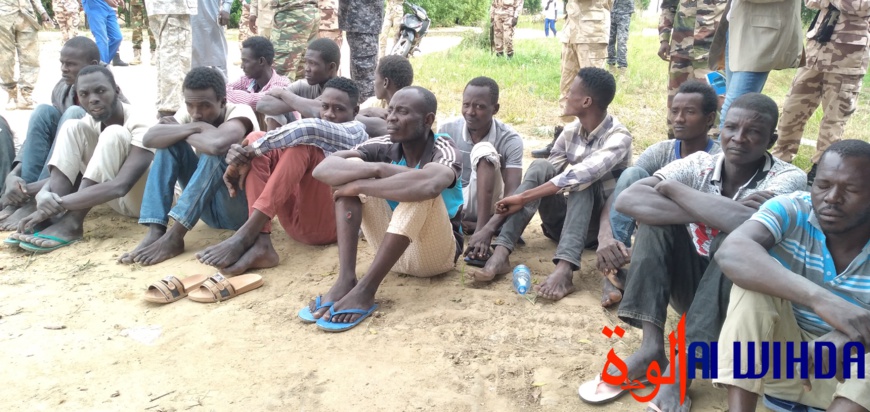 Tchad : 17 présumés malfrats arrêtés par la Gendarmerie. © Malick Mahamat, Ben Kadabio/Alwihda Info Tchad : 17 présumés malfrats arrêtés par la Gendarmerie. © Malick Mahamat, Ben Kadabio/Alwihda Info