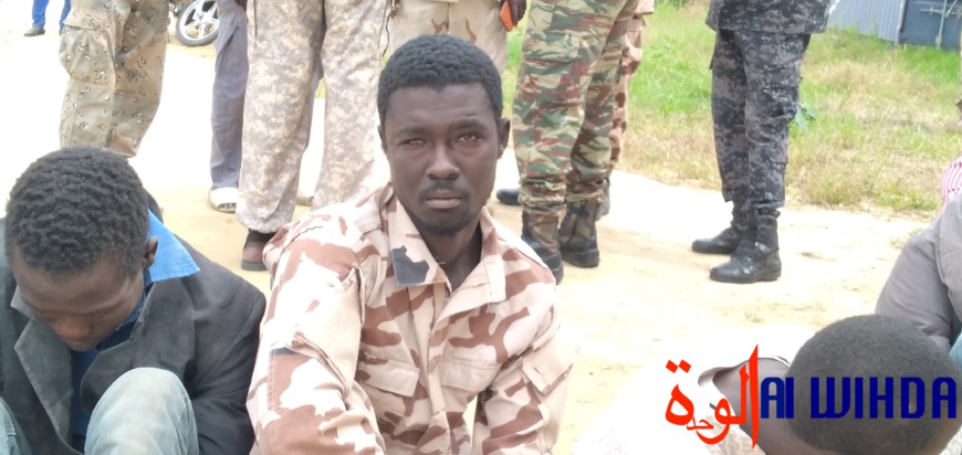 Tchad : 17 présumés malfrats arrêtés par la Gendarmerie. © Malick Mahamat, Ben Kadabio/Alwihda Info Tchad : 17 présumés malfrats arrêtés par la Gendarmerie. © Malick Mahamat, Ben Kadabio/Alwihda Info
