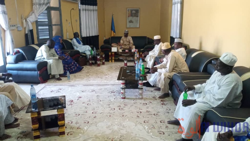 Tchad : des délégations du MPS à Goz Beida pour sensibiliser sur l'enrôlement électoral. © Mahamat Issa Gadaya/Alwihda Info Tchad : des délégations du MPS à Goz Beida pour sensibiliser sur l'enrôlement électoral. © Mahamat Issa Gadaya/Alwihda Info