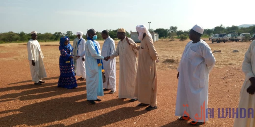 Tchad : des délégations du MPS à Goz Beida pour sensibiliser sur l'enrôlement électoral. © Mahamat Issa Gadaya/Alwihda Info Tchad : des délégations du MPS à Goz Beida pour sensibiliser sur l'enrôlement électoral. © Mahamat Issa Gadaya/Alwihda Info