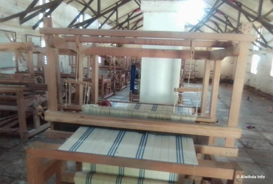 Tchad : le centre de tissage de Farcha, une richesse abandonnée. © Aristide Djimalde/Alwihda Info Tchad : le centre de tissage de Farcha, une richesse abandonnée. © Aristide Djimalde/Alwihda Info