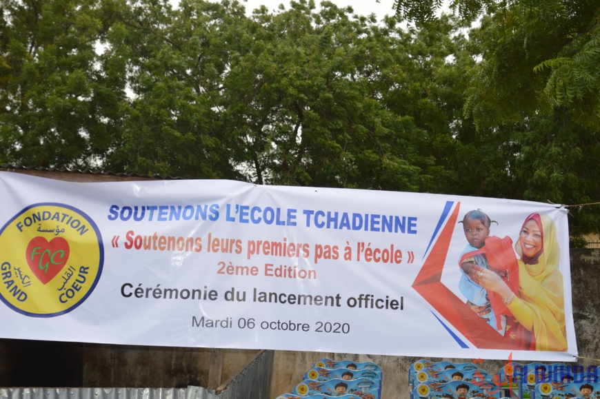 Tchad : la Première Dame lance l'opération "Soutenons leurs premiers pas à l'école". © Ben Kadabio/Alwihda Info Tchad : la Première Dame lance l'opération "Soutenons leurs premiers pas à l'école". © Ben Kadabio/Alwihda Info
