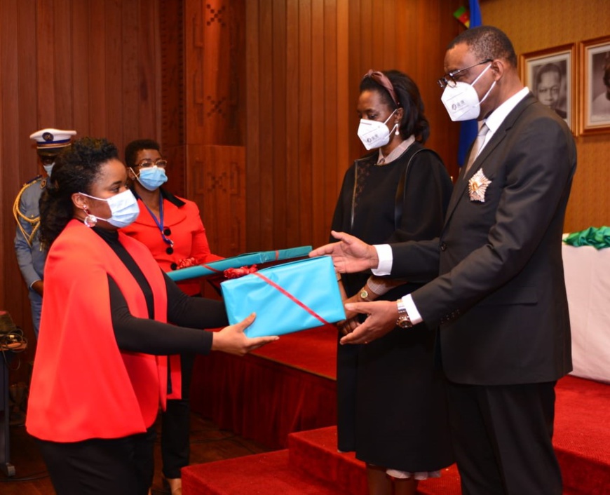 Cameroun/ France : vin d’honneur offert par l’ambassadeur Ekoumou Cameroun/ France : vin d’honneur offert par l’ambassadeur Ekoumou