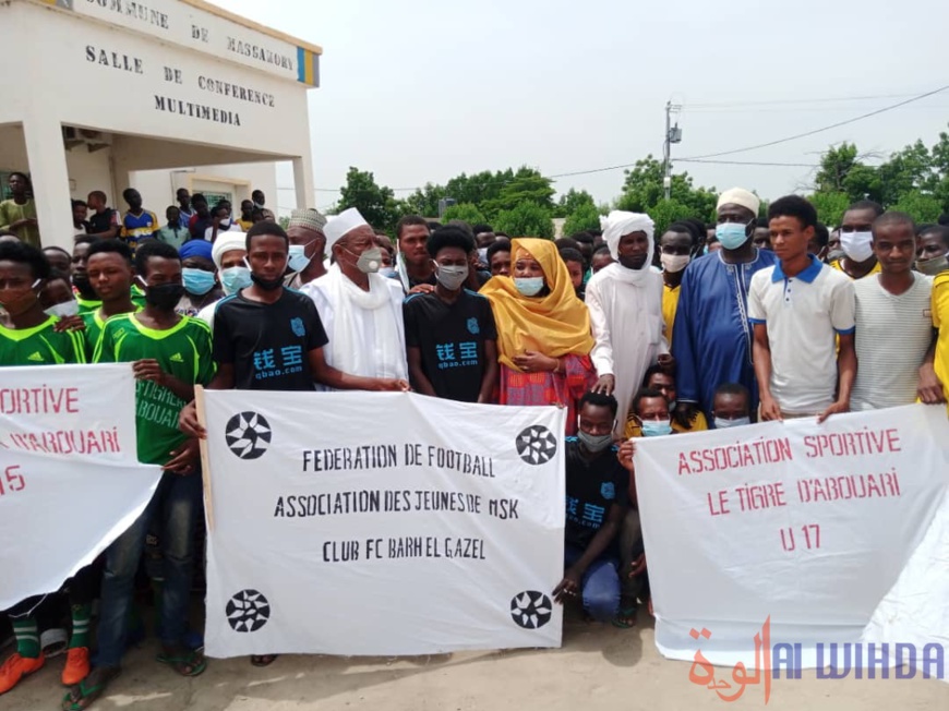 Tchad : au Hadjer Lamis, une enveloppe de 4,4 millions Fcfa pour le milieu du football. © Mbainaissem Gédéon Mbeïbadoum/Alwihda Info Tchad : au Hadjer Lamis, une enveloppe de 4,4 millions Fcfa pour le milieu du football. © Mbainaissem Gédéon Mbeïbadoum/Alwihda Info