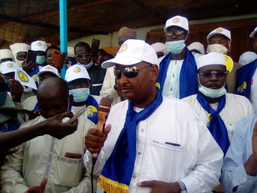 Tchad : la population d'Abougoudam sensibilisée sur le recensement électoral. © Mahamat Abdramane Ali Kitire/Alwihda Info Tchad : la population d'Abougoudam sensibilisée sur le recensement électoral. © Mahamat Abdramane Ali Kitire/Alwihda Info