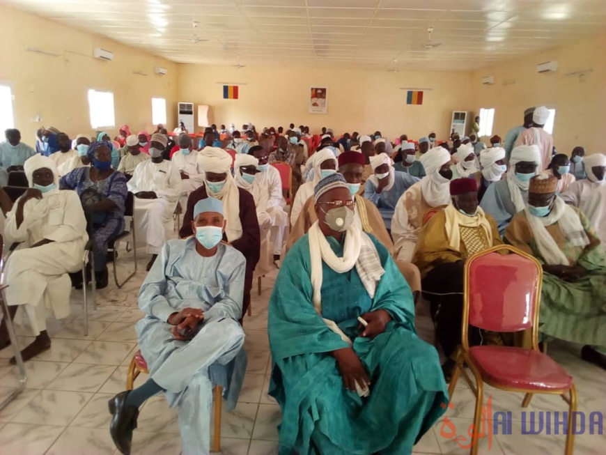 Tchad : un pré-forum provincial regroupant six provinces à Massakory. © Mbainaissem Gédéon Mbeïbadoum/Alwihda Info Tchad : un pré-forum provincial regroupant six provinces à Massakory. © Mbainaissem Gédéon Mbeïbadoum/Alwihda Info