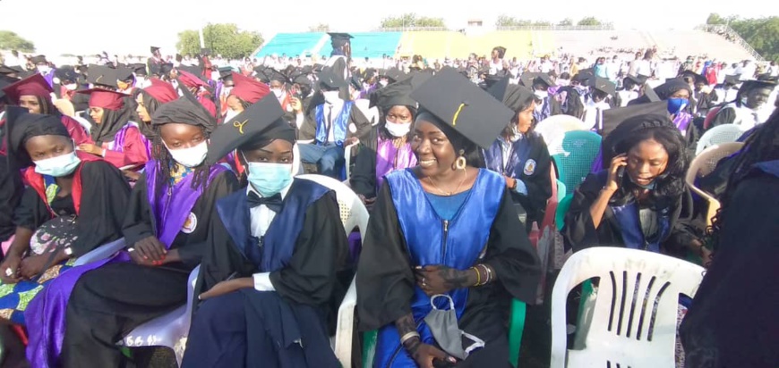 Tchad : remise des diplômes à 878 lauréats de la 7e promotion de l'Université Emi Koussi Tchad : remise des diplômes à 878 lauréats de la 7e promotion de l'Université Emi Koussi