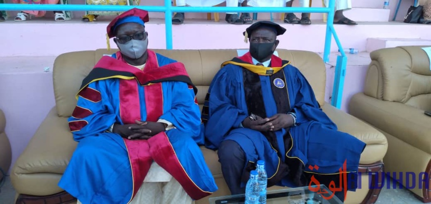 Tchad : remise des diplômes à 878 lauréats de la 7e promotion de l'Université Emi Koussi Tchad : remise des diplômes à 878 lauréats de la 7e promotion de l'Université Emi Koussi