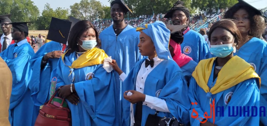 Tchad : remise des diplômes à 878 lauréats de la 7e promotion de l'Université Emi Koussi Tchad : remise des diplômes à 878 lauréats de la 7e promotion de l'Université Emi Koussi