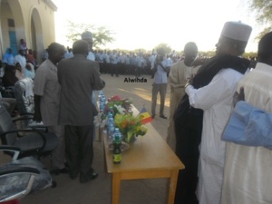 Ahmat Yacoub remet 20 cartons de livres au Lycée Mahamat Yacoub d’Abéché Ahmat Yacoub remet 20 cartons de livres au Lycée Mahamat Yacoub d’Abéché