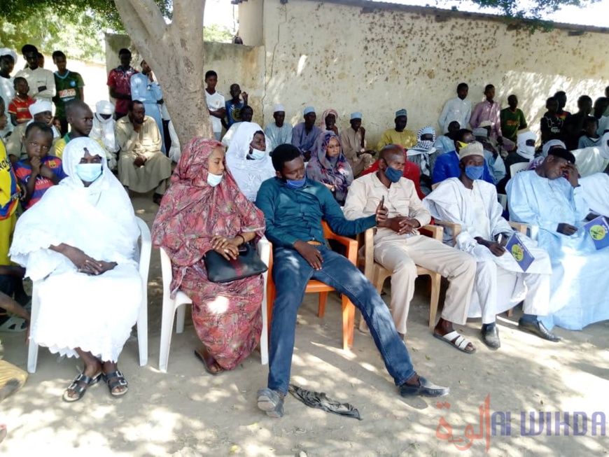Tchad : deux forages offerts aux populations de Haraze Albiar. © Mbainaissem Gédéon/Alwihda Info Tchad : deux forages offerts aux populations de Haraze Albiar. © Mbainaissem Gédéon/Alwihda Info