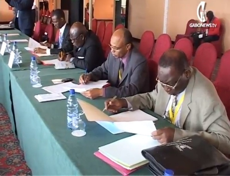 Ahmat Yacoub Dabio lors des assises de la réunion des Médiateurs de l'Afrique Centrale. Gabon. Crédits photos : TV Gabon Ahmat Yacoub Dabio lors des assises de la réunion des Médiateurs de l'Afrique Centrale. Gabon. Crédits photos : TV Gabon