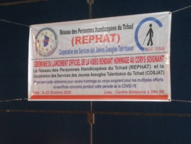 Tchad : des personnes handicapées et jeunes aveugles rendent hommage au corps soignant. © Ali Moussa/Alwihda Info Tchad : des personnes handicapées et jeunes aveugles rendent hommage au corps soignant. © Ali Moussa/Alwihda Info