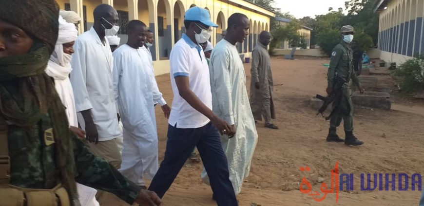 Tchad : au Sila, le gouverneur au chevet du personnel soignant de Goz Beida Tchad : au Sila, le gouverneur au chevet du personnel soignant de Goz Beida