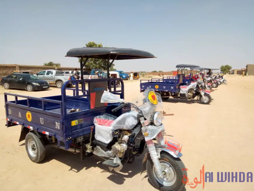 Tchad : des organisations féminines du Ouaddaï reçoivent du matériel pour leur autonomisation. © Hamid Mahamat Issa, Abba Issa/Alwihda Info