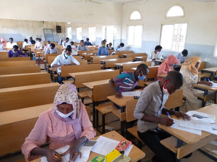 Tchad : 45 candidats ont composé le concours de l’ENASTIC à Abéché. © Hambali Nassour Ourada/Alwihda Info Tchad : 45 candidats ont composé le concours de l’ENASTIC à Abéché. © Hambali Nassour Ourada/Alwihda Info