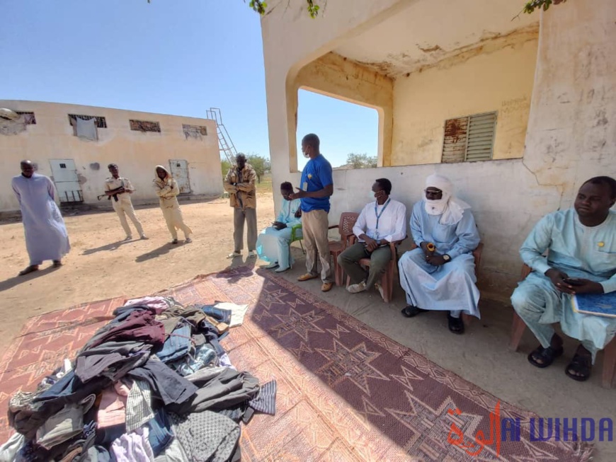 Tchad : des vêtements contre le froid offerts aux prisonniers de Guereda Tchad : des vêtements contre le froid offerts aux prisonniers de Guereda