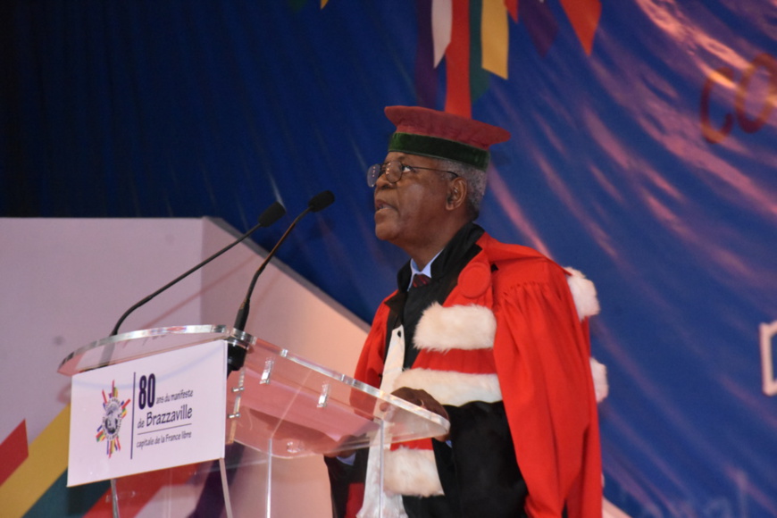 Le professeur Abraham Constant Ndinga Mbo présentant la Leçon inaugurale. Le professeur Abraham Constant Ndinga Mbo présentant la Leçon inaugurale.