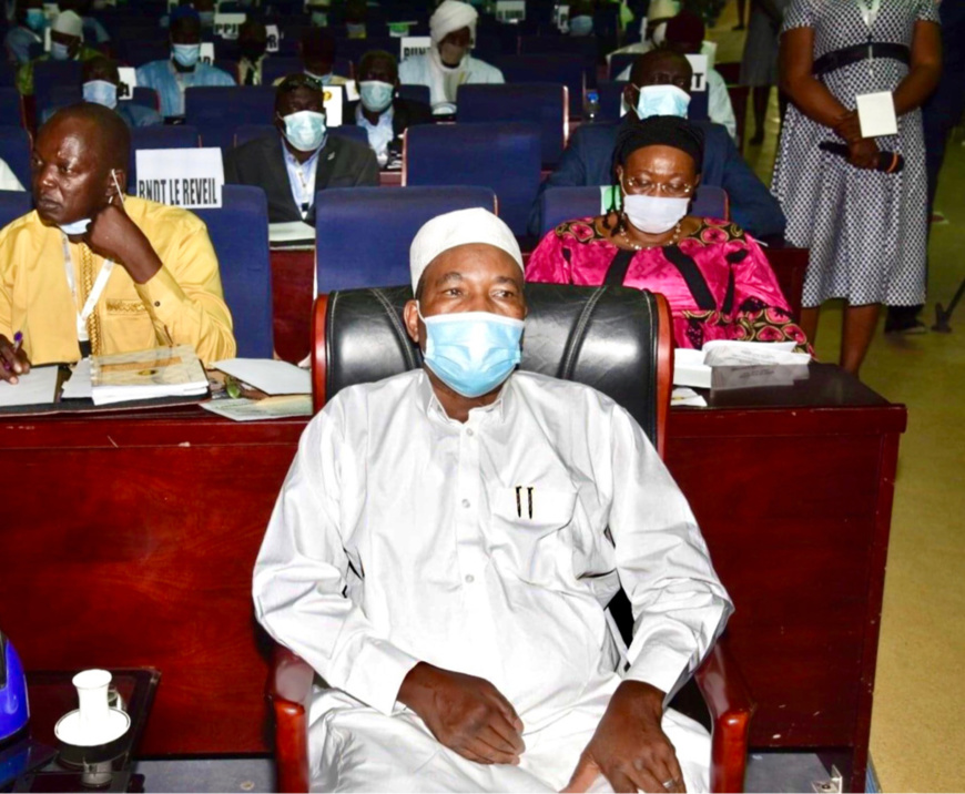 Tchad : Zene Bada explique la nécessité d'un vice-président pour suppléer Idriss Déby Tchad : Zene Bada explique la nécessité d'un vice-président pour suppléer Idriss Déby