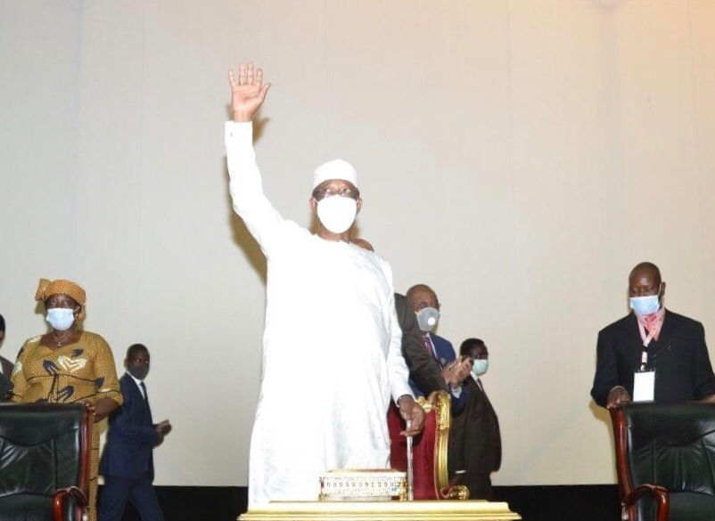Tchad : changement du drapeau, Idriss Déby estime qu'il est temps "d'engager un débat franc" Tchad : changement du drapeau, Idriss Déby estime qu'il est temps "d'engager un débat franc"